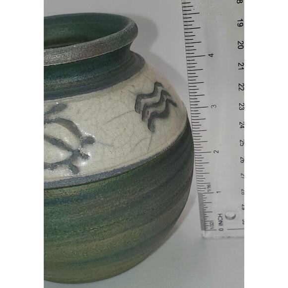Hawaiian Raku Pottery Vase Signed By C Matti Maui Petroglyphs Faint Chip On Top - Picture 6 of 14